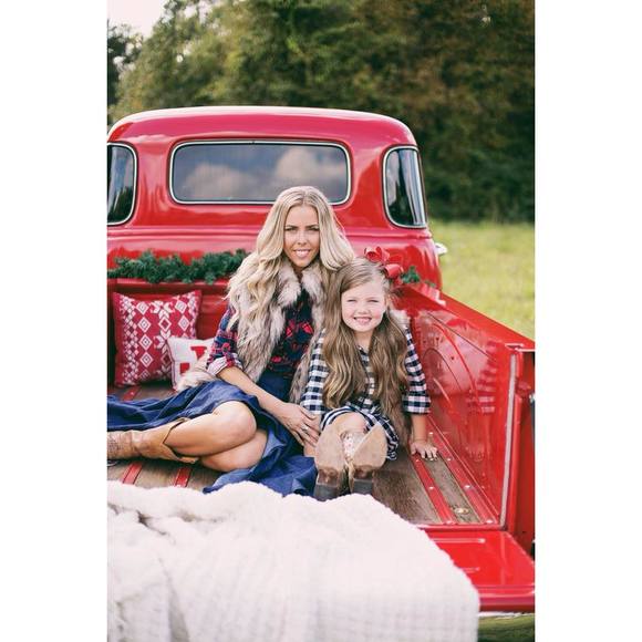 Meet your Posher, Danielle - Picture 1 of 1